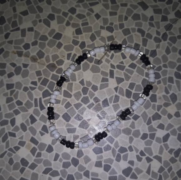 Bracelets made by hand - Picture 6 of 6